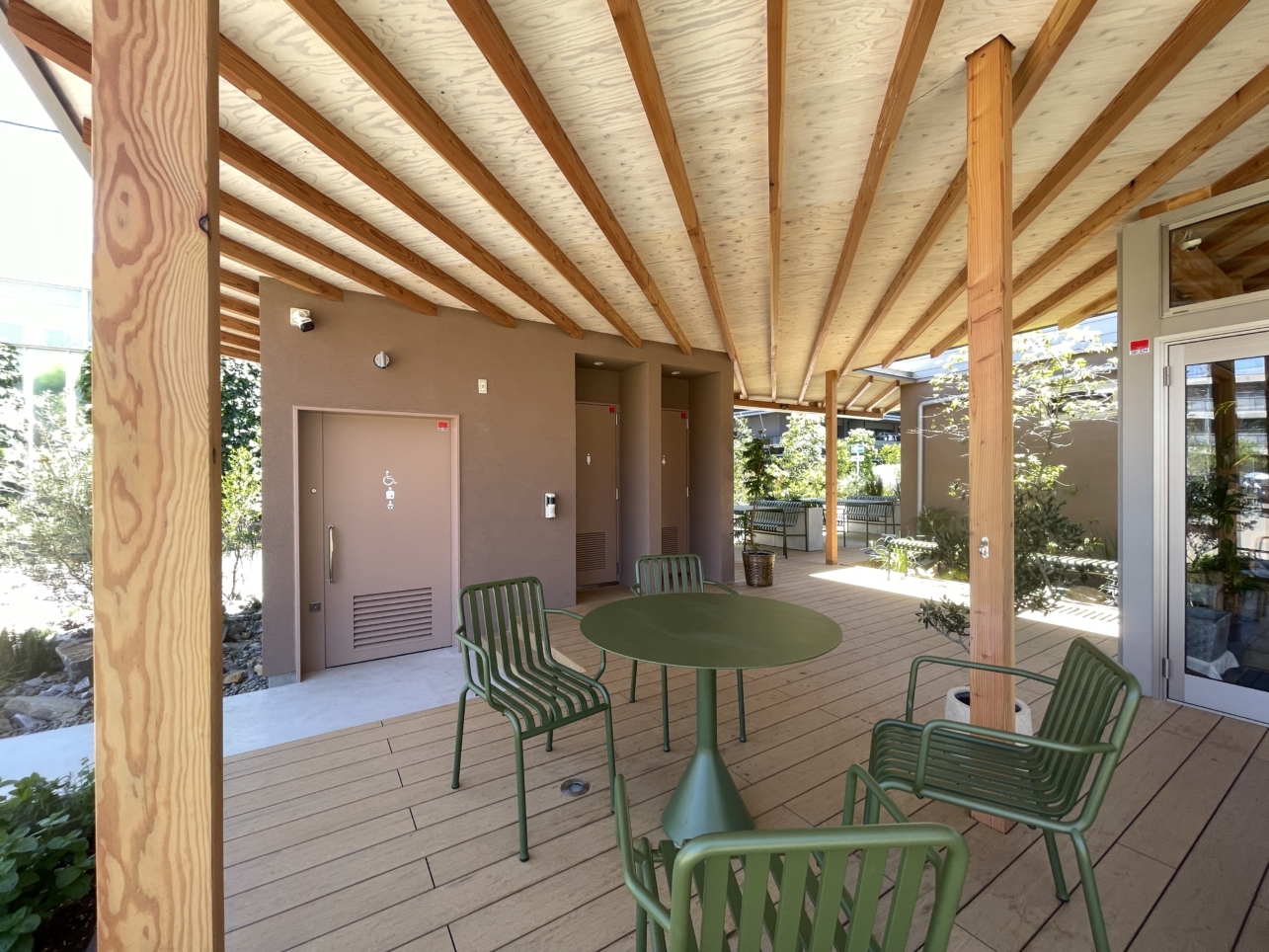 川崎市初の街区公園での Park-PFI 施設☆【NOBORITO ROOF PARK CAFÉ＆BAR】