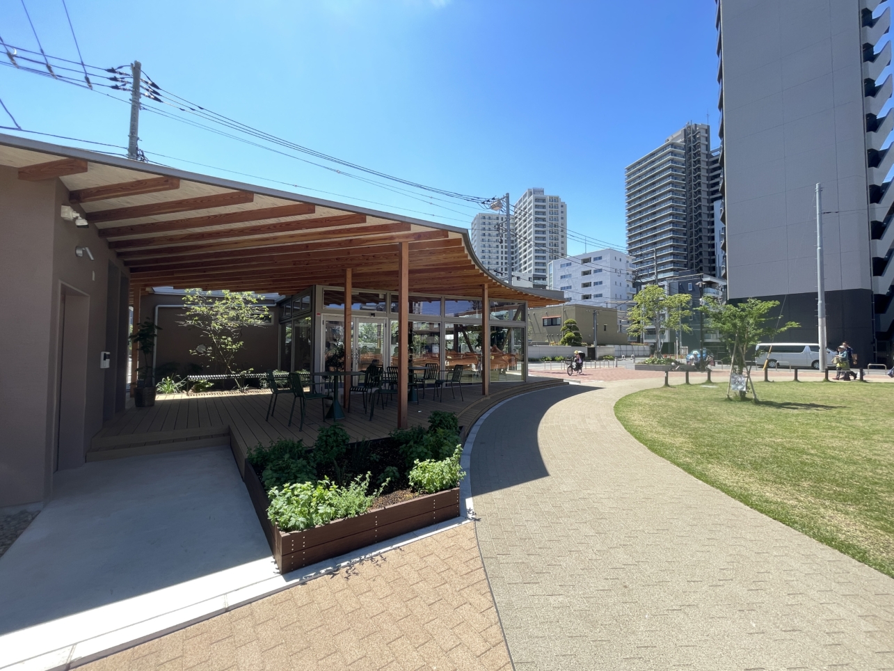 川崎市初の街区公園での Park-PFI 施設☆【NOBORITO ROOF PARK CAFÉ＆BAR】