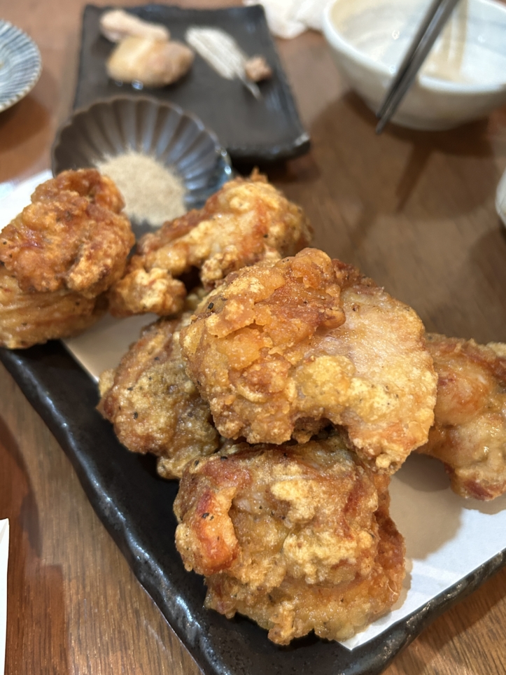 地元に愛される『ナポレオン』で楽しむ本格焼き鳥と絶品料理