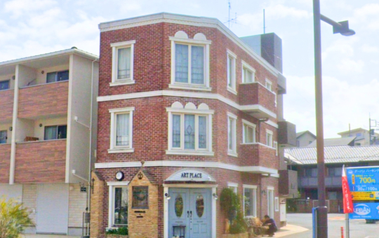 美しいガラスの光と贅沢な音楽に包まれる！ステンドグラス工房 Art Place♪