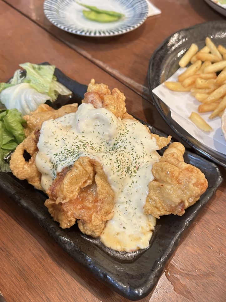 地元に愛される『ナポレオン』で楽しむ本格焼き鳥と絶品料理