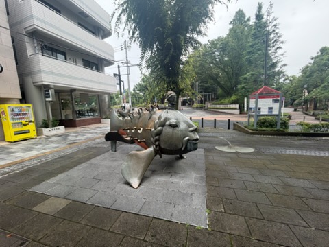 茗荷谷で見つけた！不思議なオブジェが並ぶ窪町東公園