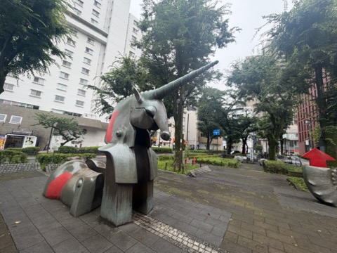 茗荷谷で見つけた！不思議なオブジェが並ぶ窪町東公園