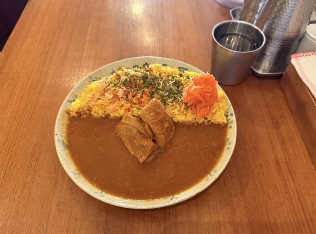 カレーと下北沢【カレーの店 八月】