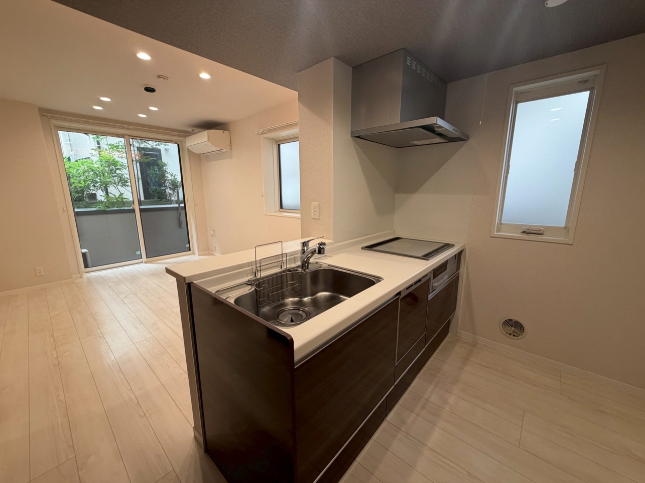 設備が充実！人気の築浅2LDK（Ｐｒｅｍｉａｓ岩戸北 ）