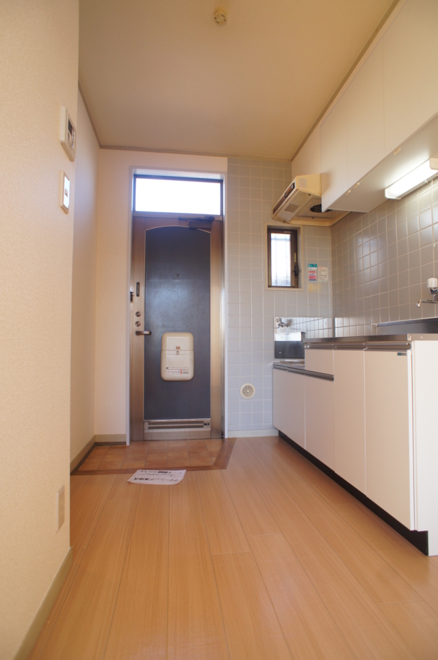 駅徒歩５分の好立地☆最上階のお部屋！！（コンフレール和泉）