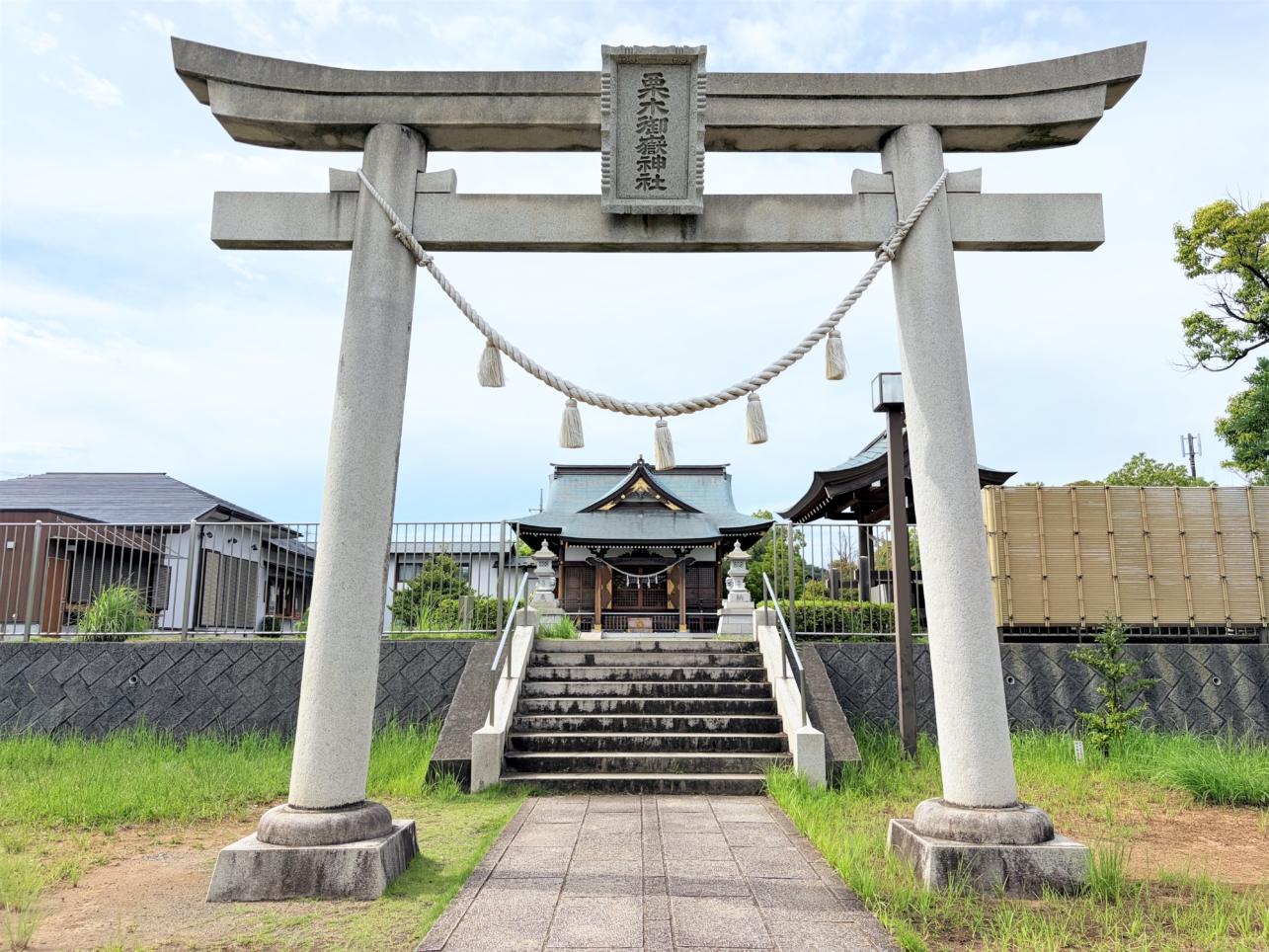 大きな空と澄んだ空気に包まれる！栗木御嶽神社♪