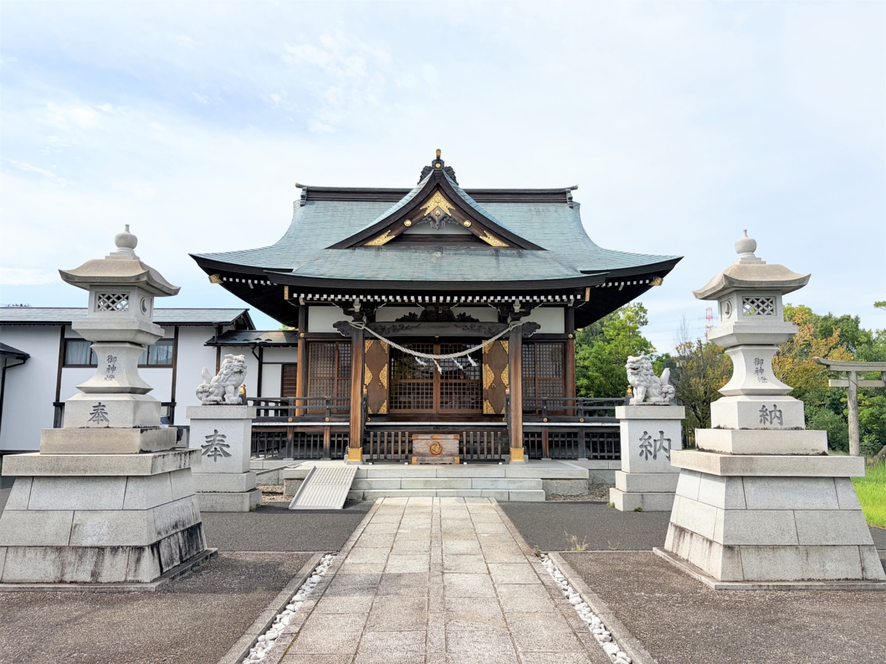 大きな空と澄んだ空気に包まれる！栗木御嶽神社♪