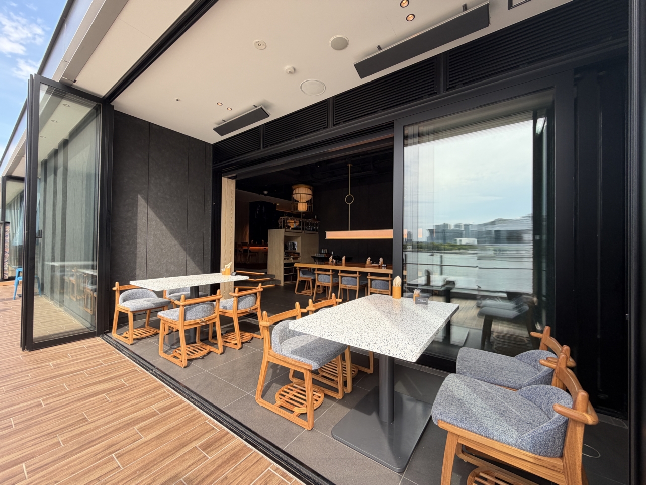 ハンマーヘッド沿いのお蕎麦屋さん
