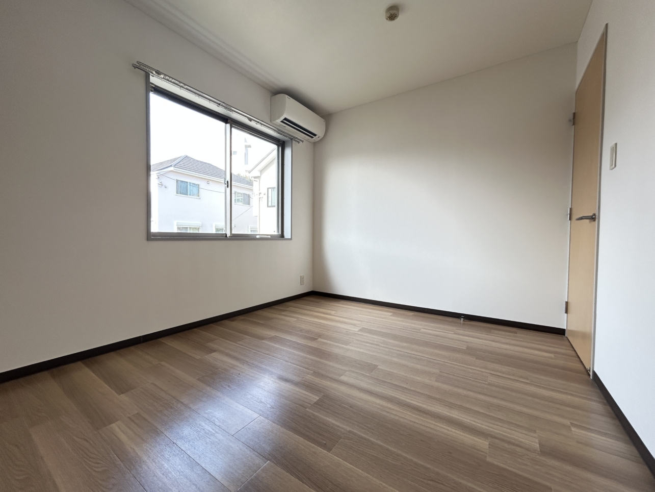 【ＲＥＧＥＮＣＹ　ＣＯＵＲＴ】全室トランクルーム付きのお部屋です♪