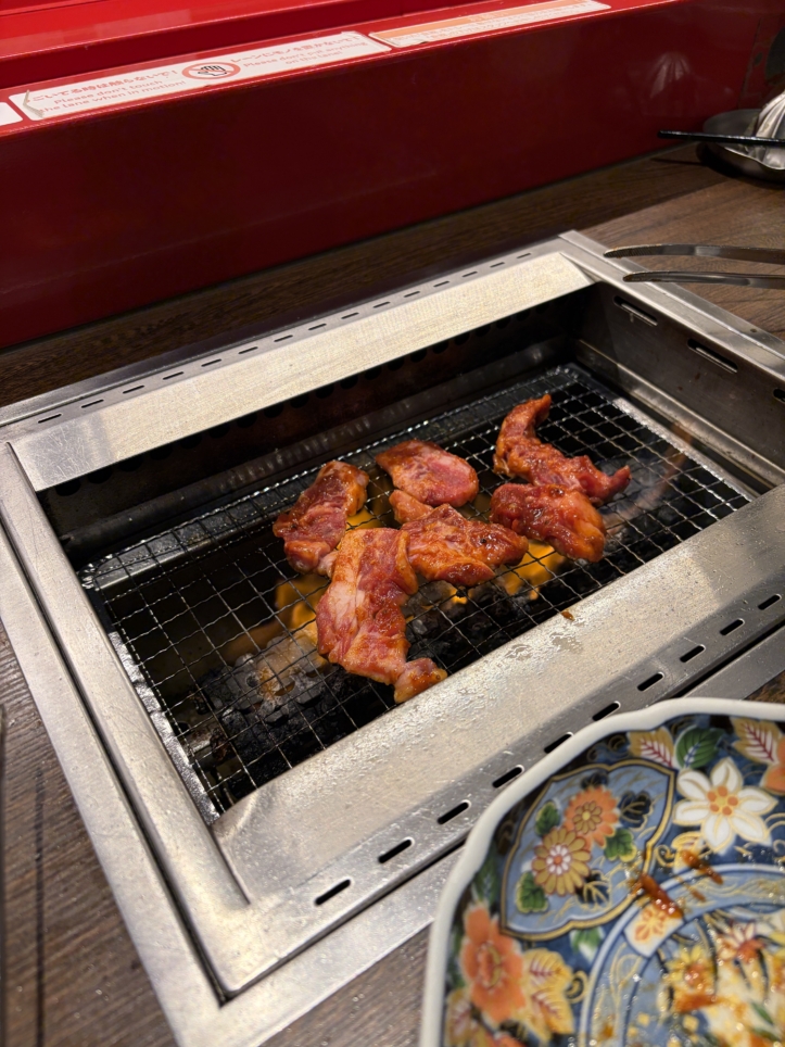 肉が飛んでくる⁉　特急レーン焼肉