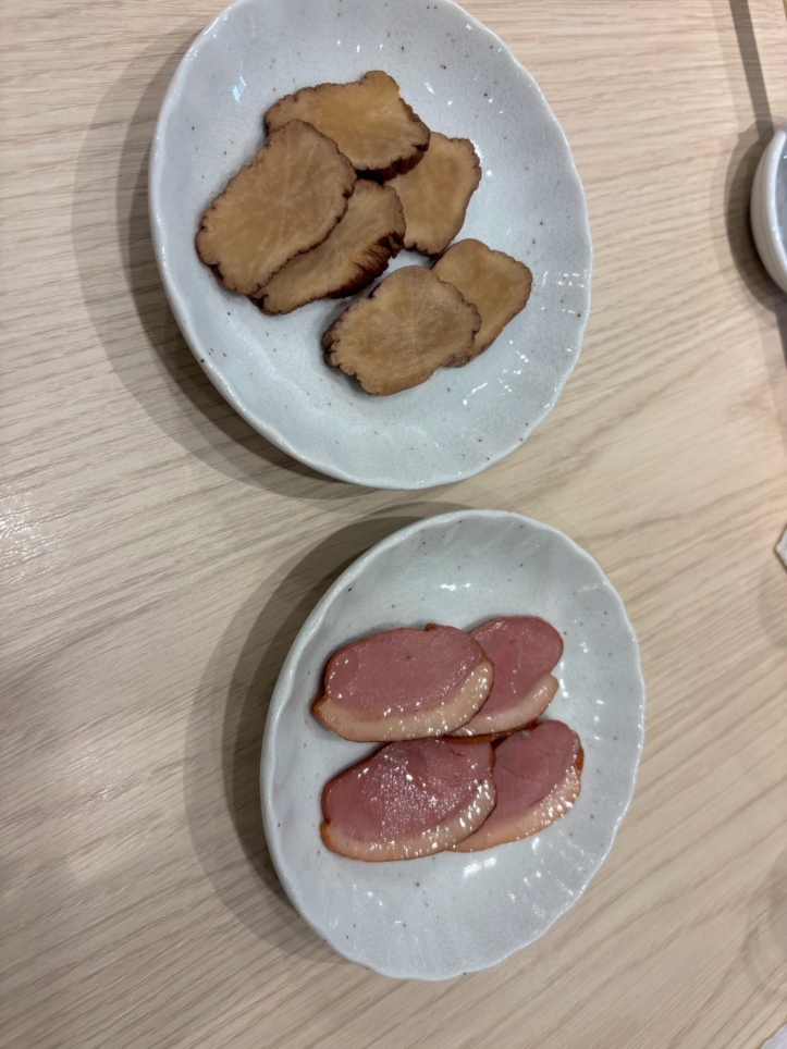 岡野の交差点大通り沿いの酒屋