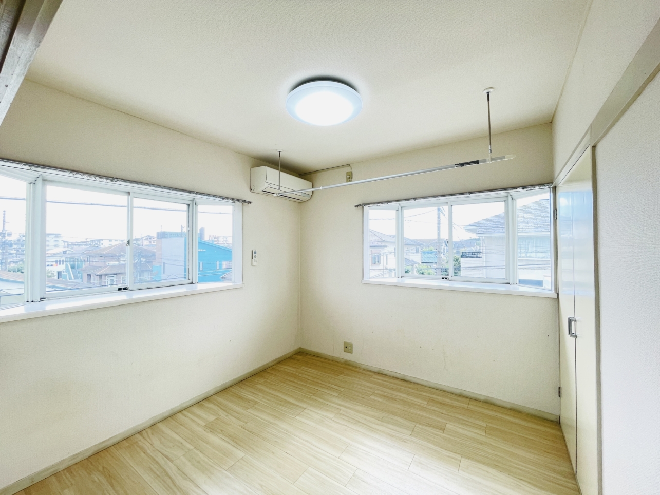【クレセントＮ参番館】角部屋最上階☆敷地内駐車場あり