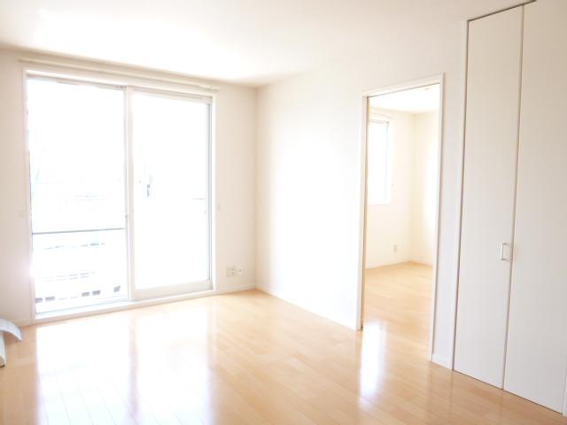 収納力抜群！落ち着いた住環境を求めている方にとてもおすすめ【サニーコート木曽】