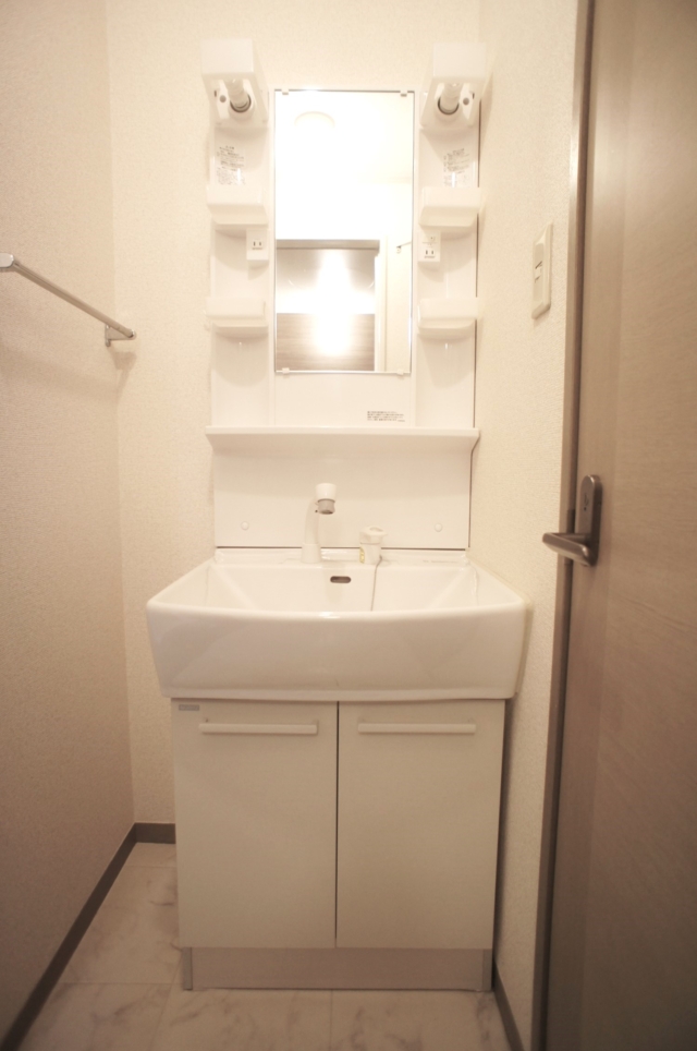 閑静な住宅街に佇む、ゆとりの9帖1K♪（ディアコート翠）