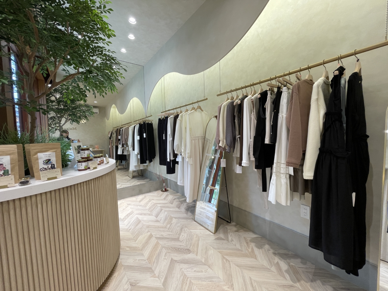 おしゃれなだけではない、エシカルなアパレルショップ☆