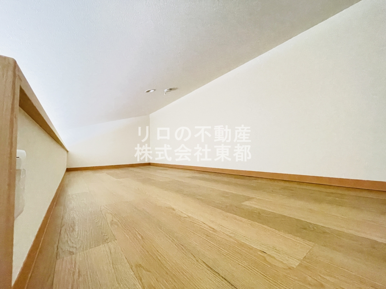 4.5帖ロフト付き　南東向き居室　【ソリッド上大岡】横浜市営地下鉄 上大岡 徒歩 14分